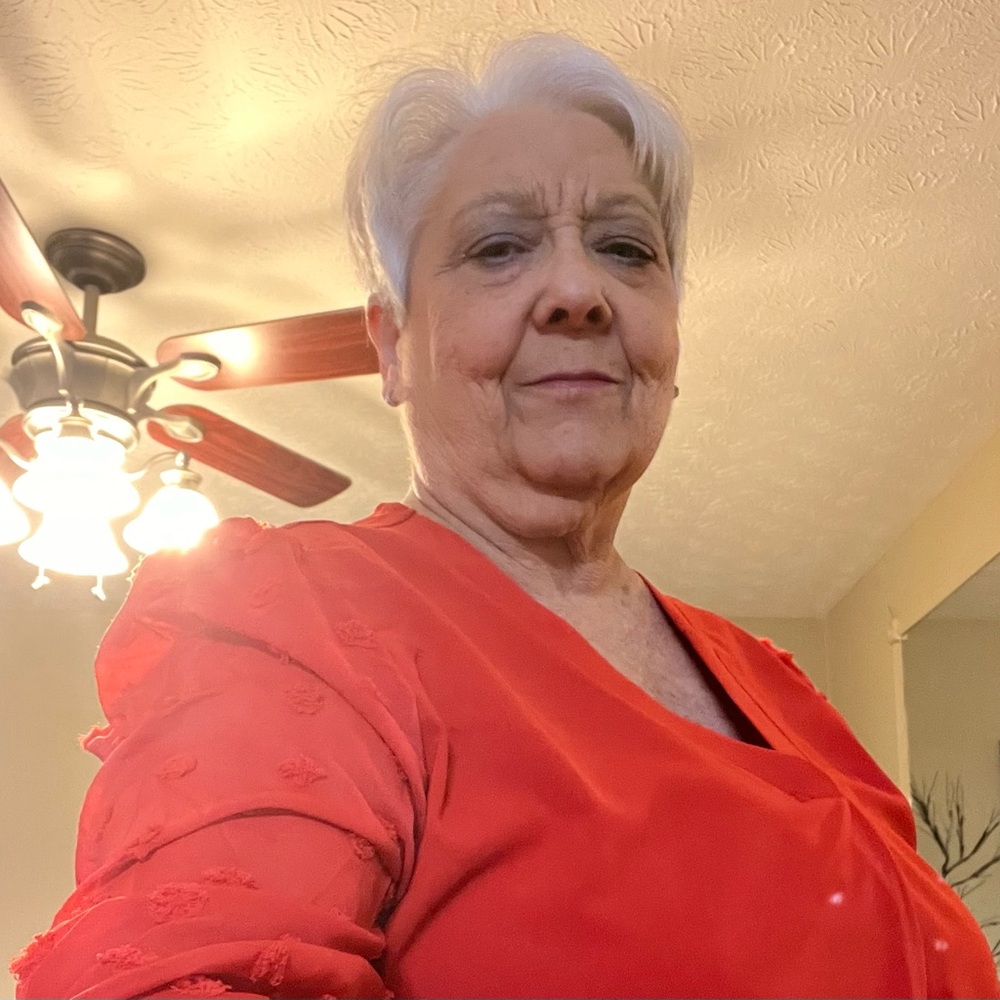 Meet your Posher, Sandy